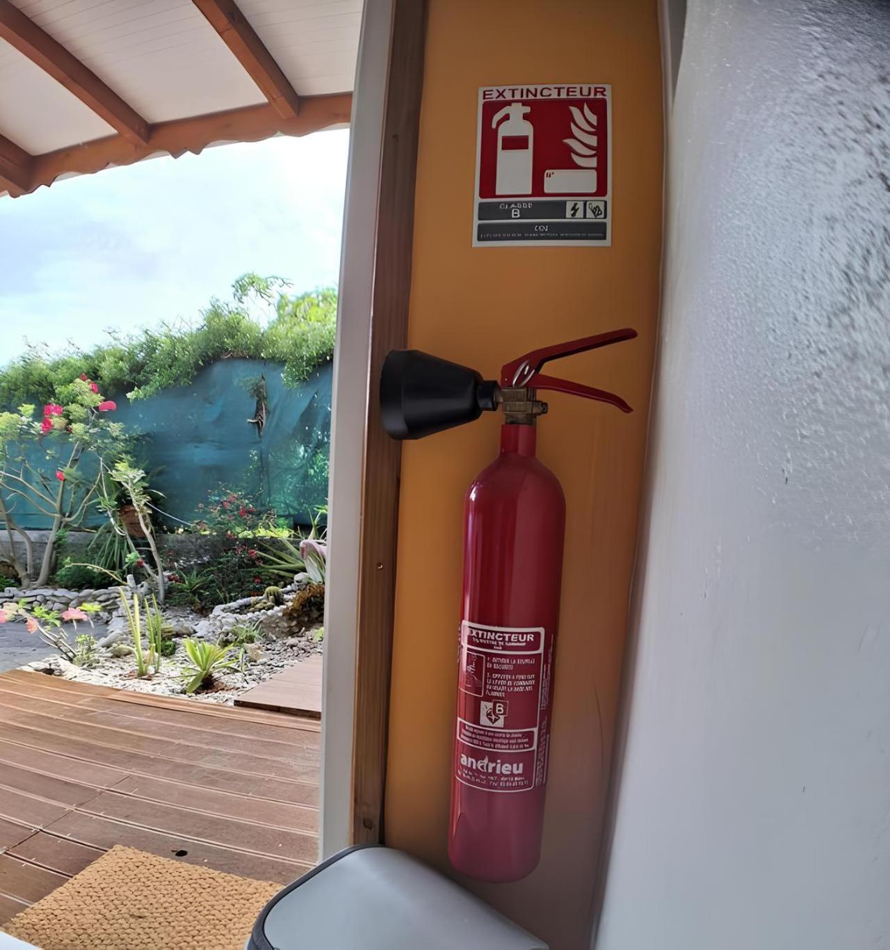 Ferienwohnung Couleurs Caraibes - Plage Et Tranquillite Sainte-Anne  Exterior foto